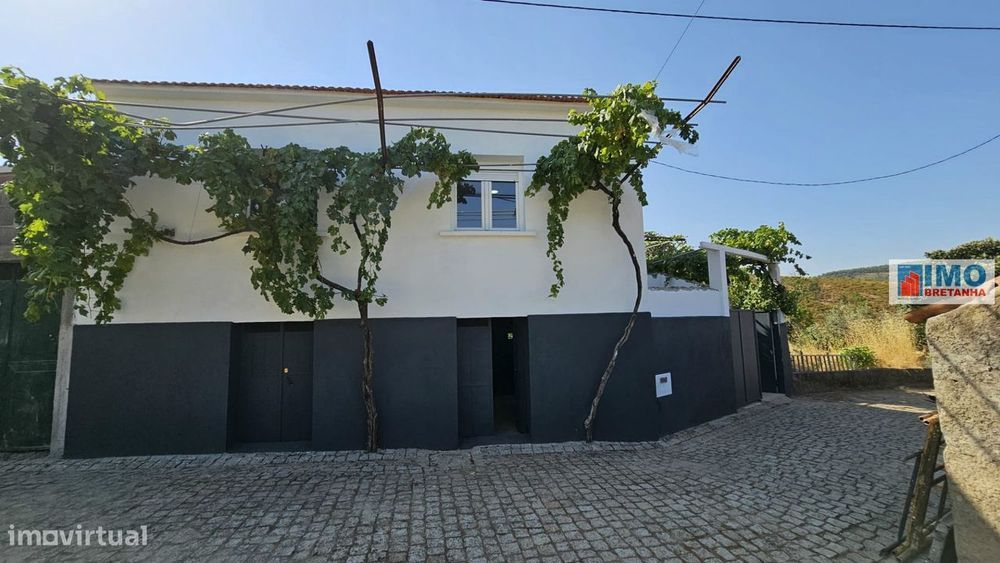 Moradia V3 Renovada c/ Quintal - Vale - Estreito - Oleiros