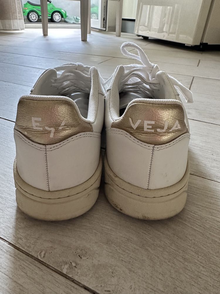Кеди,  кросівки VEJA V-10 WHITE 38 розмір жіночі