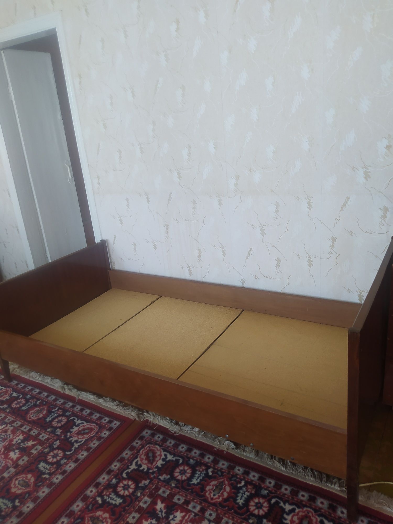 Ліжко з гарним матрацом