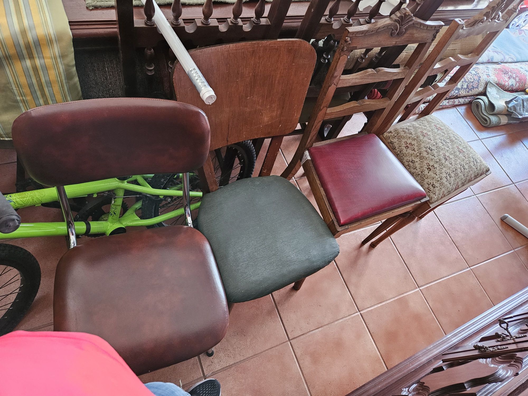 Cadeiras antigas para decoracao