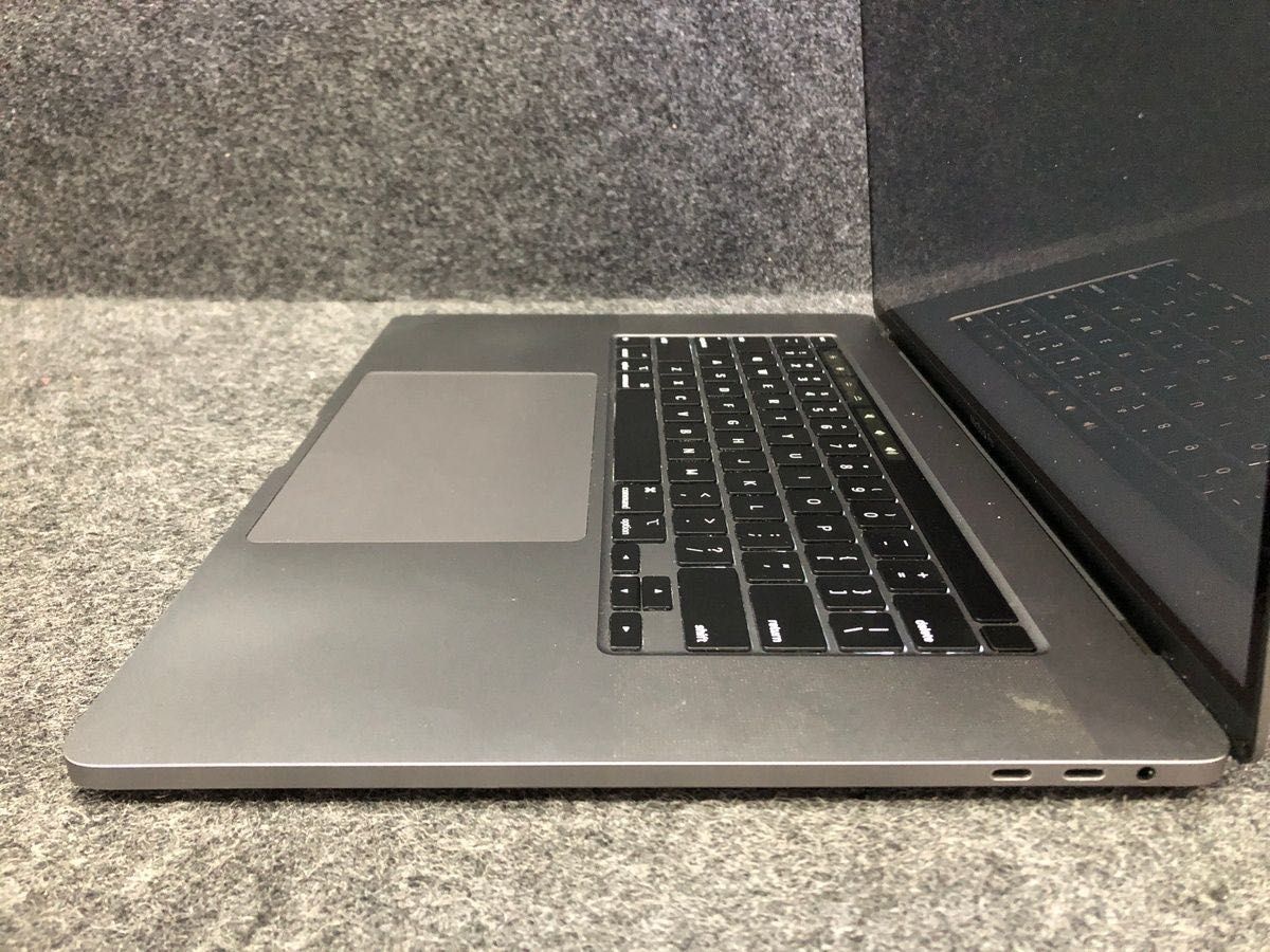Apple MacBook Pro 16" 2019 A2141 i9-9980HK 32GB 1TB SSD