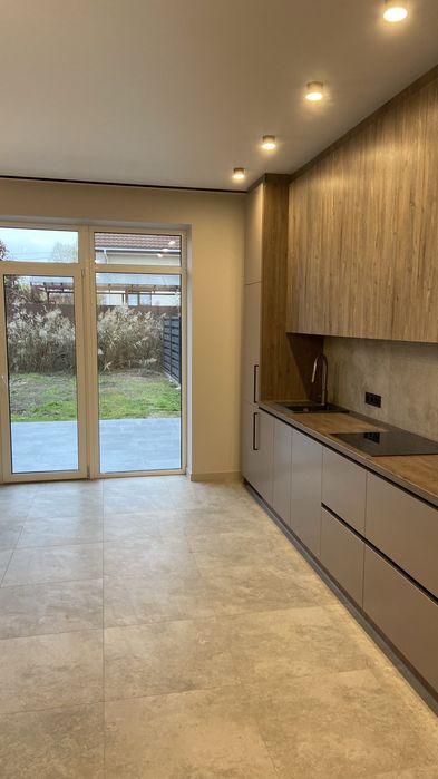 Продається Таунхаус з новим якісним  ремонтом