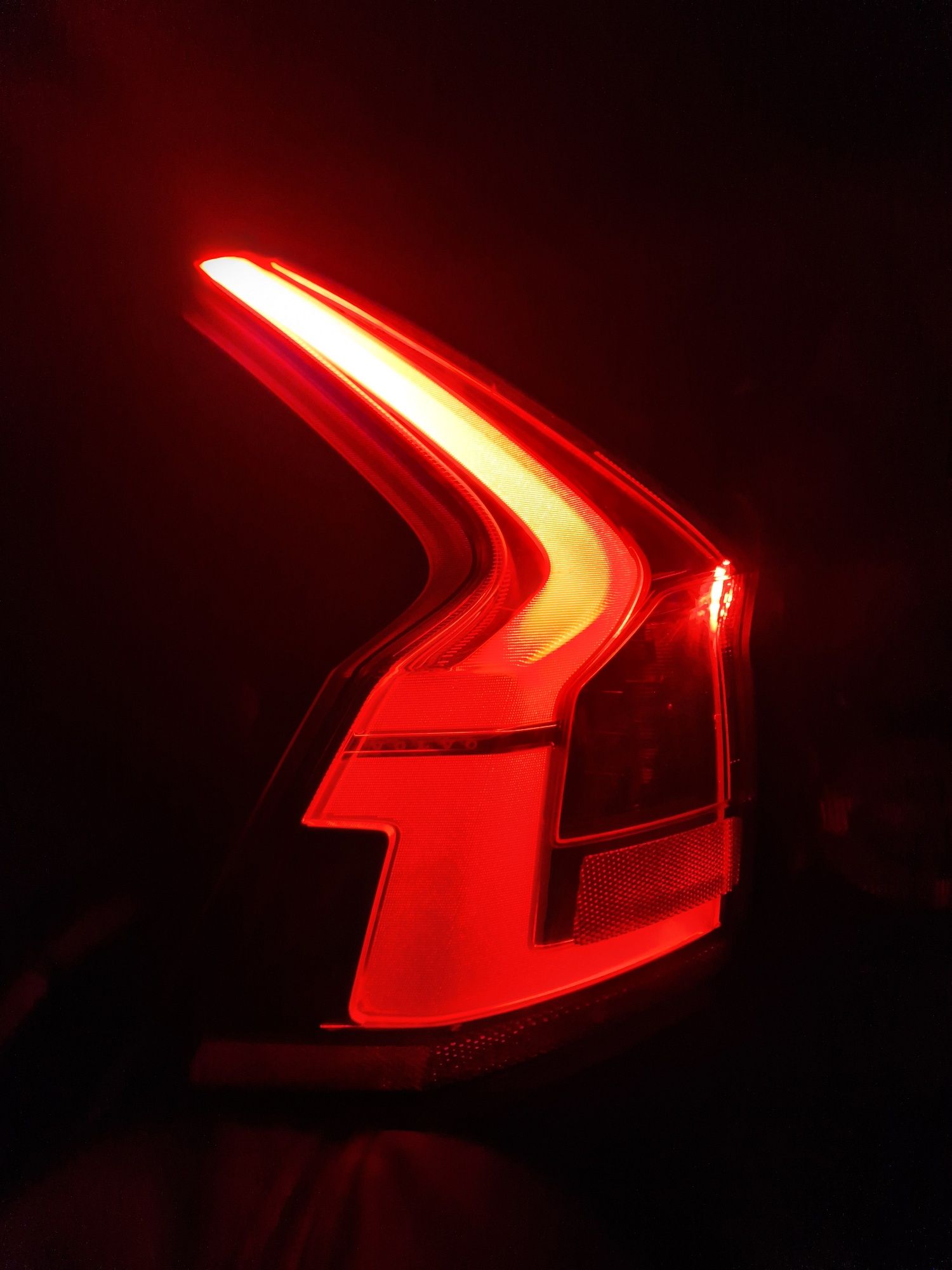 Lampa lewy tył lewa tylna volvo V90 3222.8008