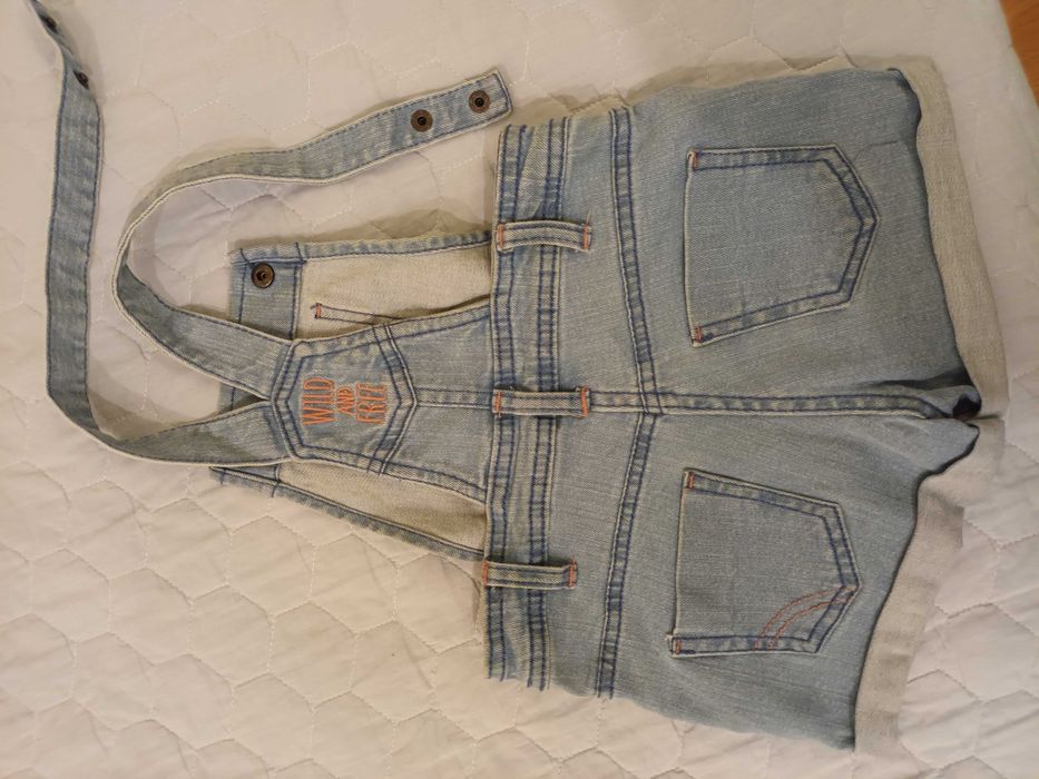 Jardineiras de ganga de bebé menina