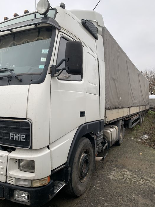 Тягач плюс напівпричеп