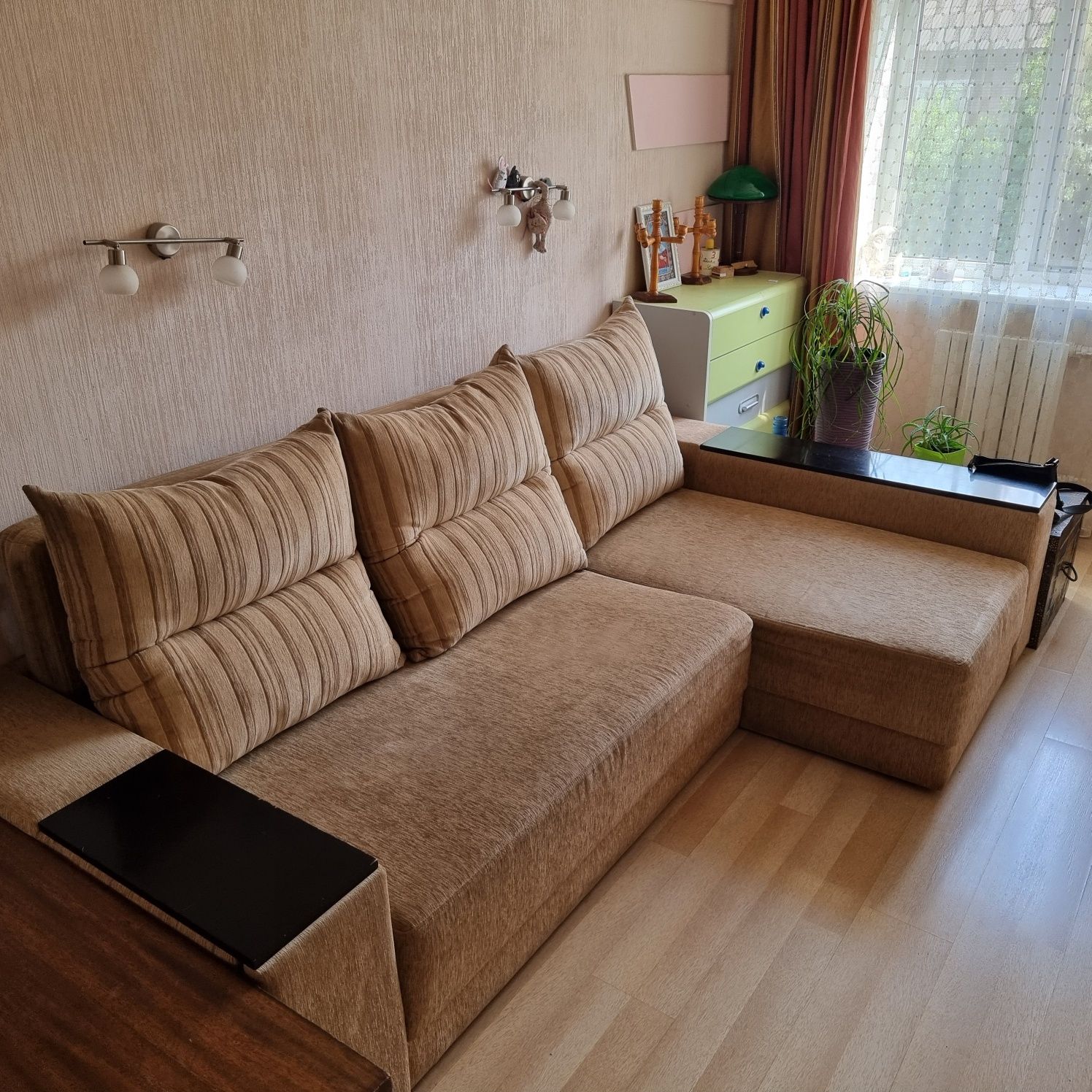 Продам диван у гарному стані