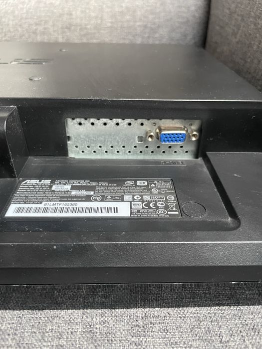 Monitor Asus.