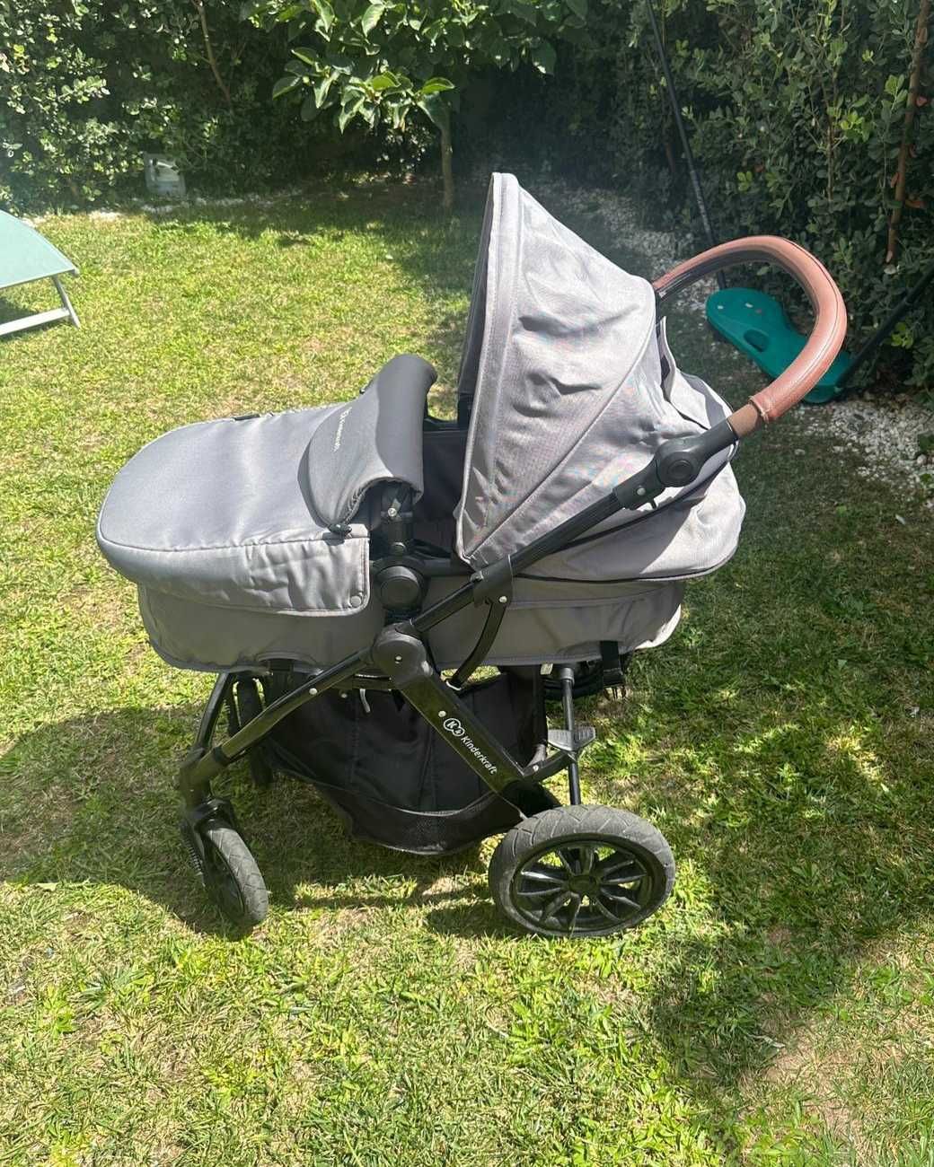 Carrinho de bebé trio