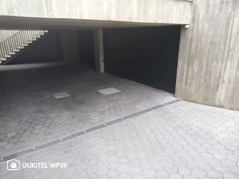 Lugar de Garagem - Madalena / Devesas