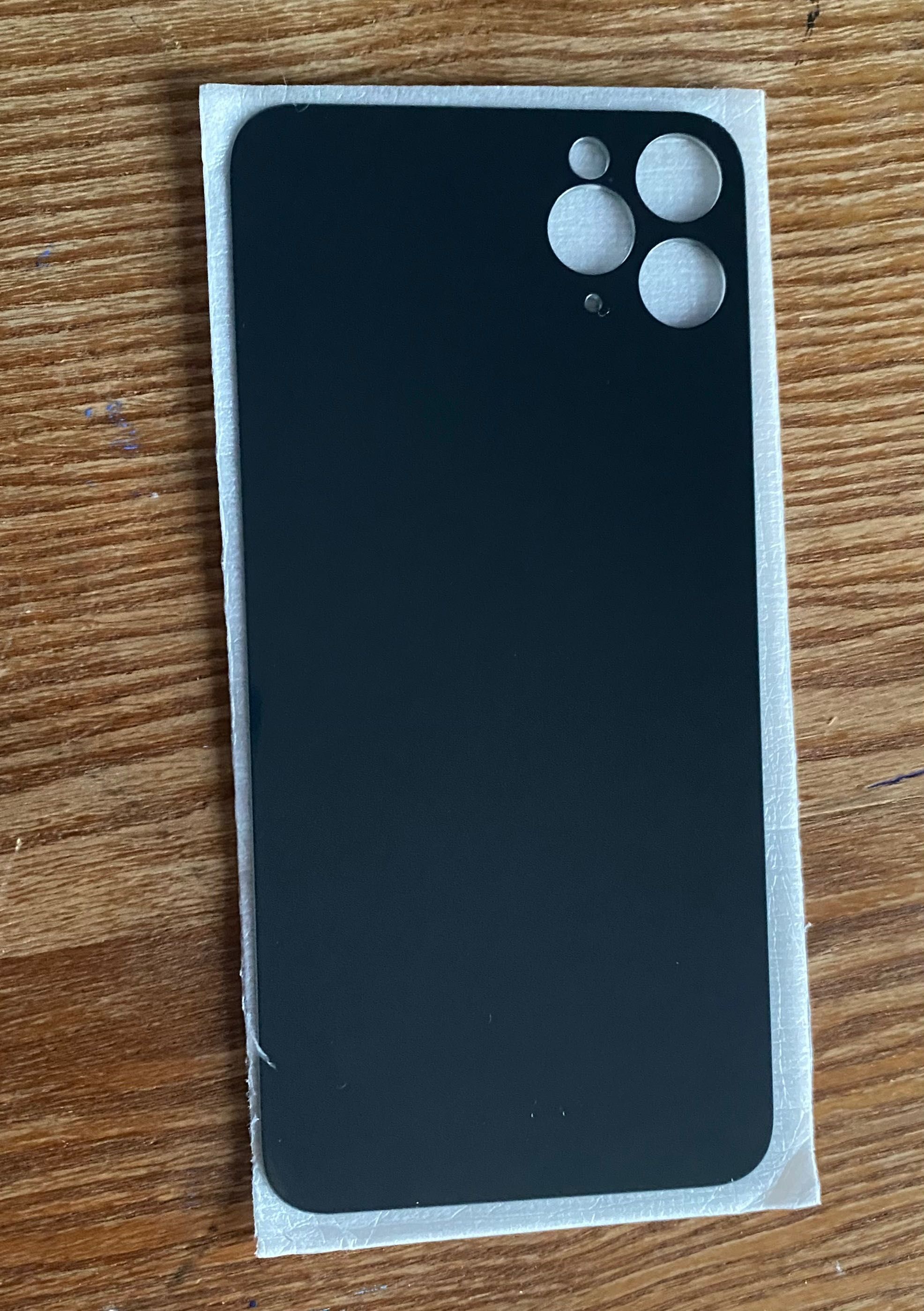 Задня кришка панелі від iPhone 11 Pro Max зелена.
