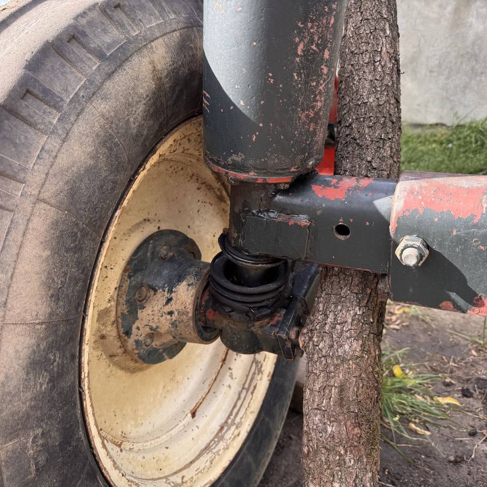 Przednia oś amortyzowana z kołami Ursus/Zetor C-385,912,8111itp.