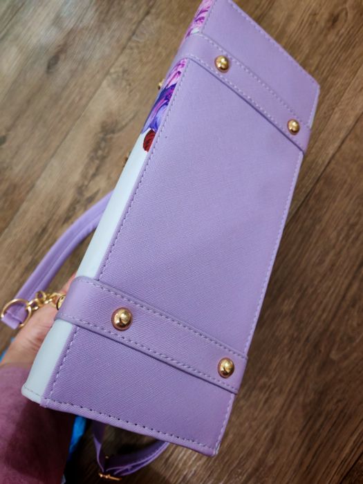 Дуже гарна оригінальна каркасна сумка фіолетова з квітами