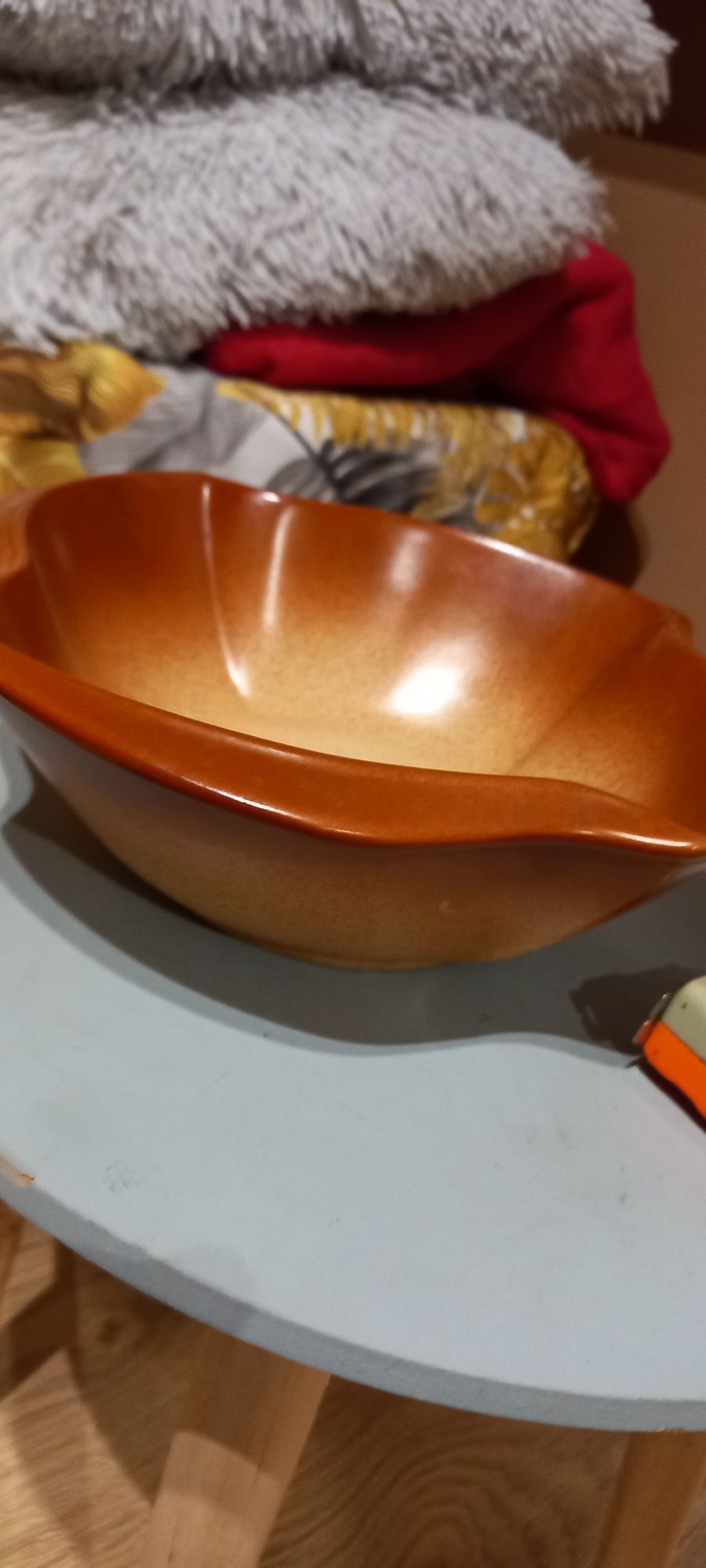 Ceramiczna miska, waza