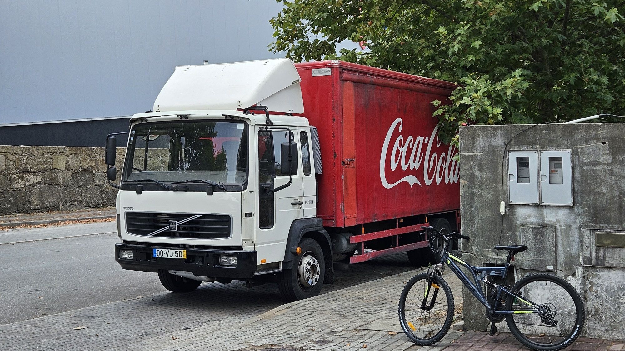 Volvo FL6 180 ano 2003