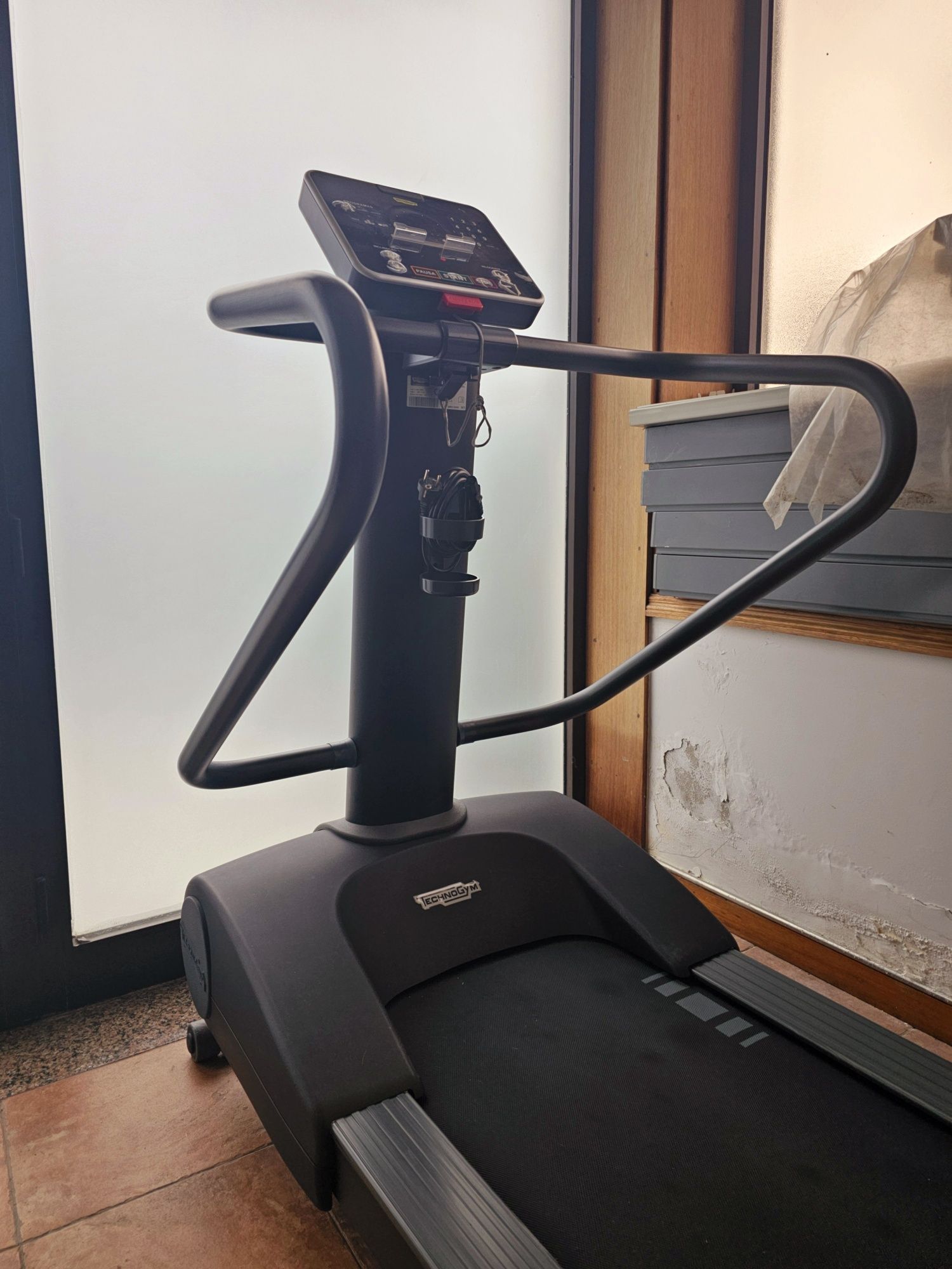 Passadeira TECHNOGYM Run Forma