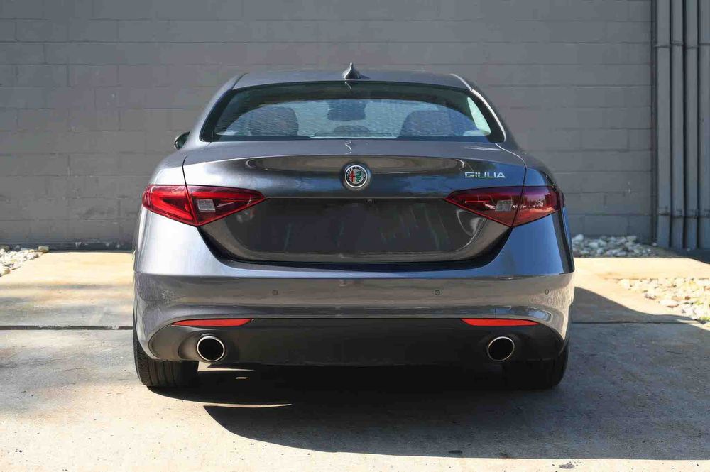 Alfa Romeo Giulia Sprint      2021