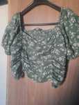 Bluzka crop top Hollister bufki kwiaty M