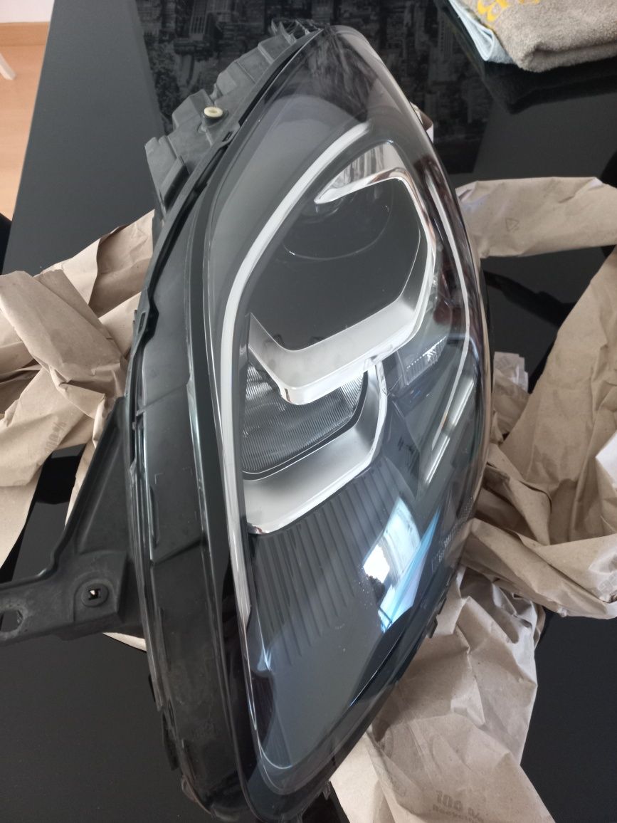 Ford Puma farol dianteiro