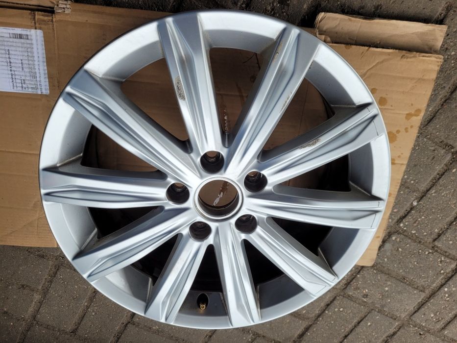 Felga 17 5x112 et52 vw Touran lll