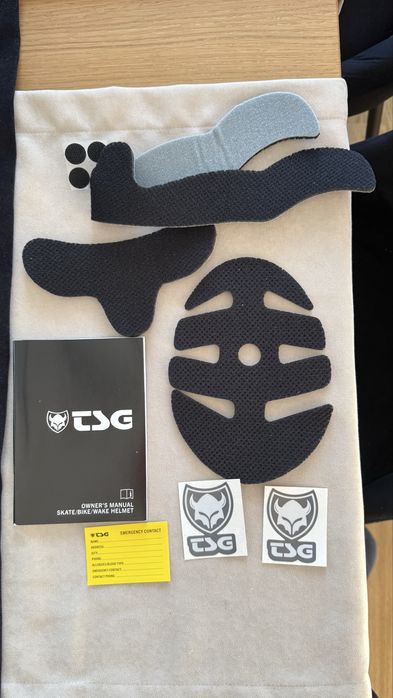 Kask TSG czarny skate
