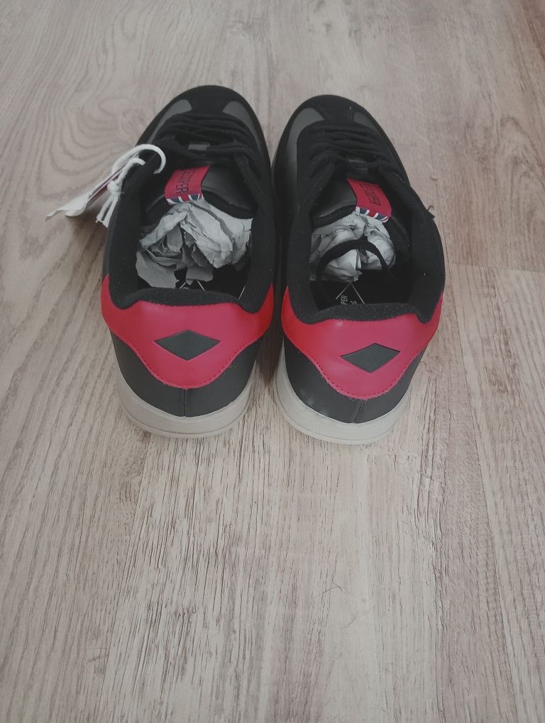 Nowe buty Lee Cooper 42