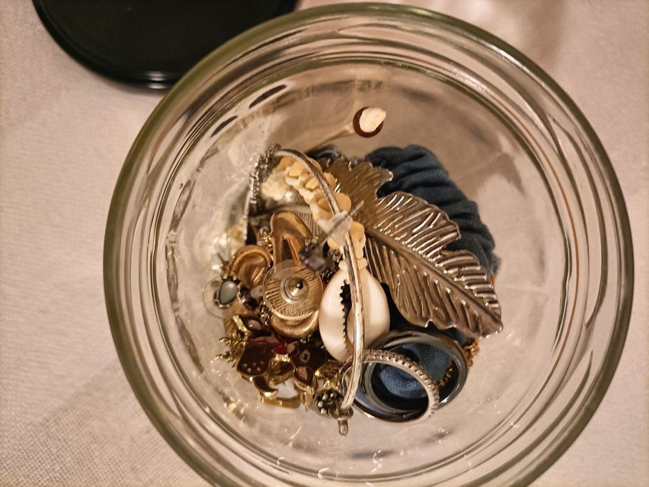 Pote de jóias misterioso