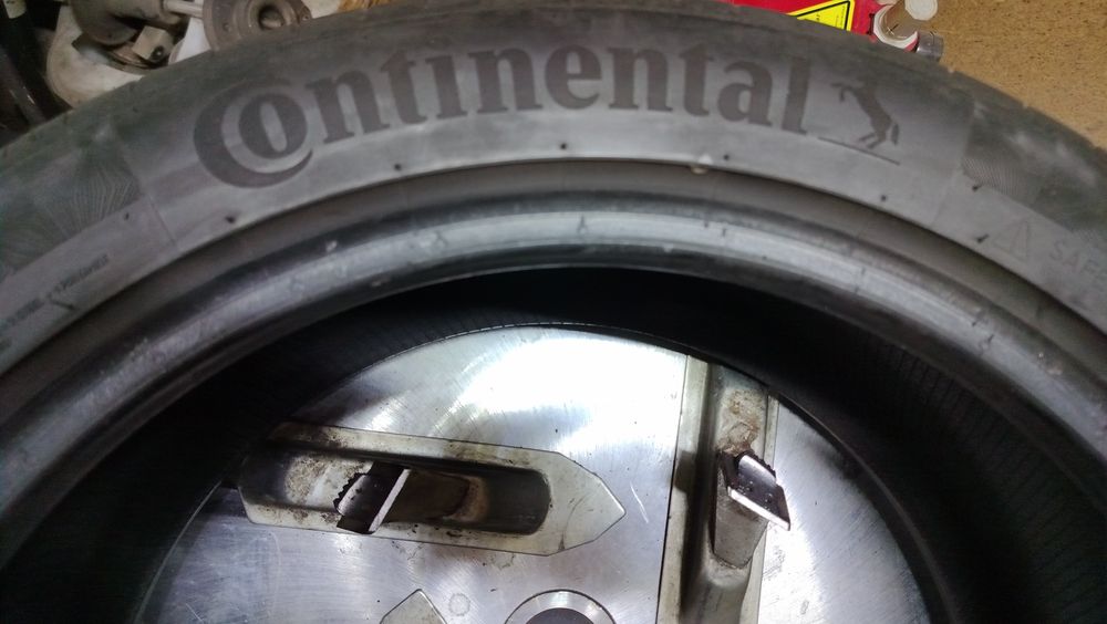 Шина 225/45R17 YX Continental Premium Contact 6