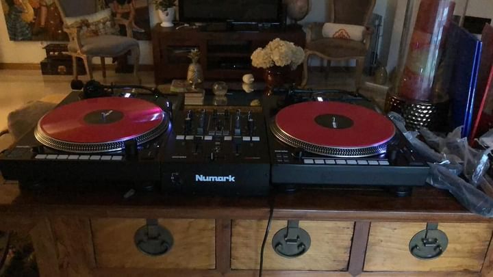 Setup DJ completo. Inclui: