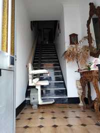 Cadeira elevatória para escadas retas de marca EGIRO