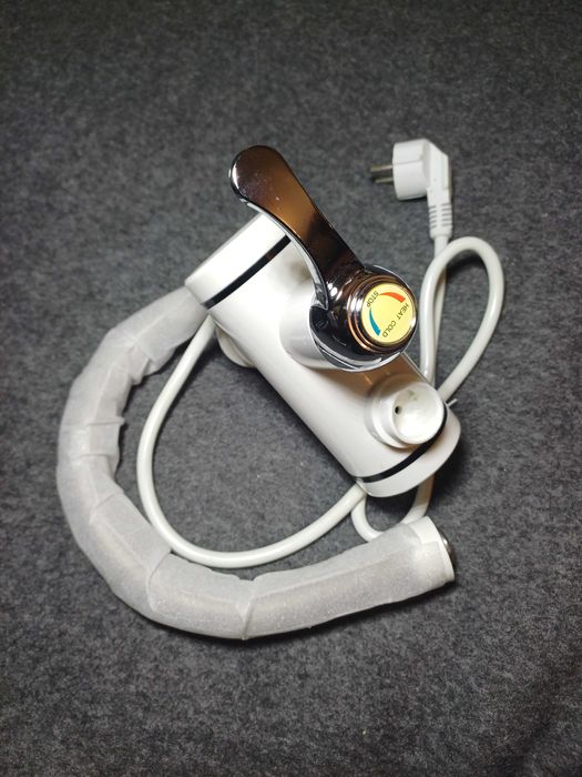 Електричний проточний водонагрівач кран з LСD екраном