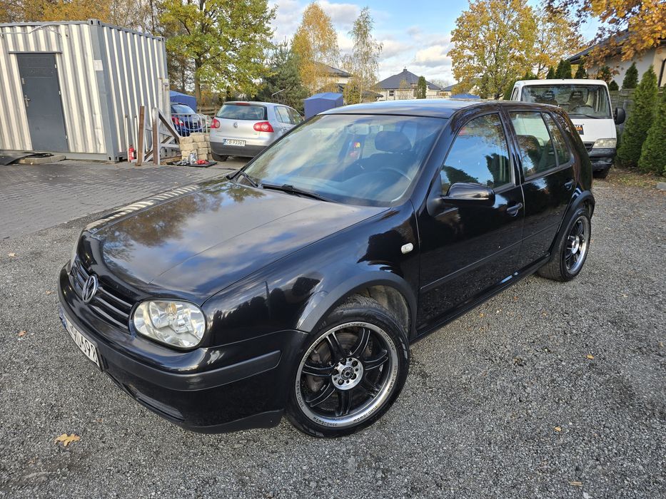Volkswagen Golf IV 1.9 TDi 130km 2003 5d Alufelgi 17 Czarny