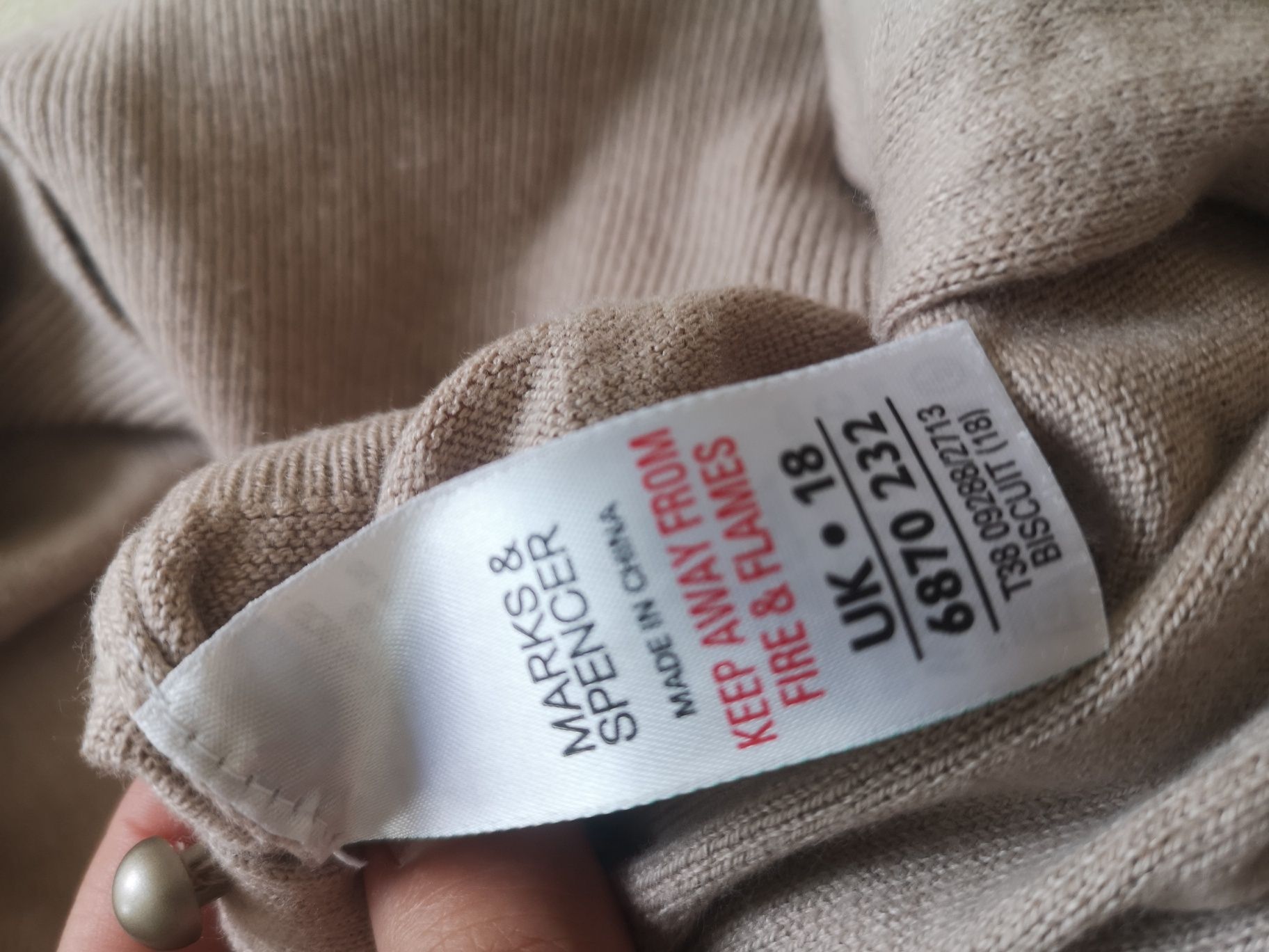 Sweterek na guziki beżowy Marks & Spencer rozm. L 42,44 bawełna wełna