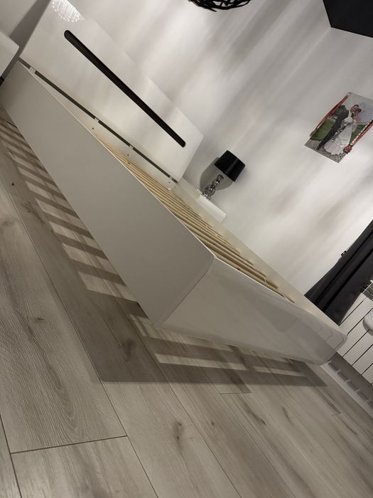 Meble do sypialni łóżko 160x200 plus szafki nocne