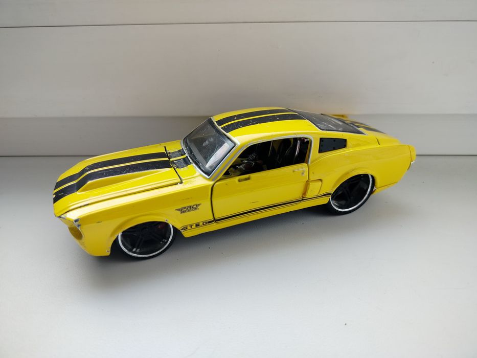 Модель Ford Mustang GT 1967  (1/24)