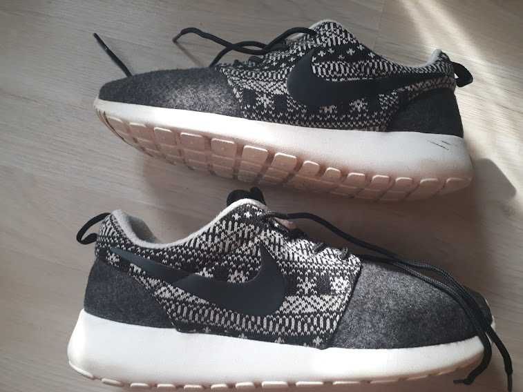 buty sportowe damskie NIKE Winter zimowe jesień / zima  r. 38,5 BDB