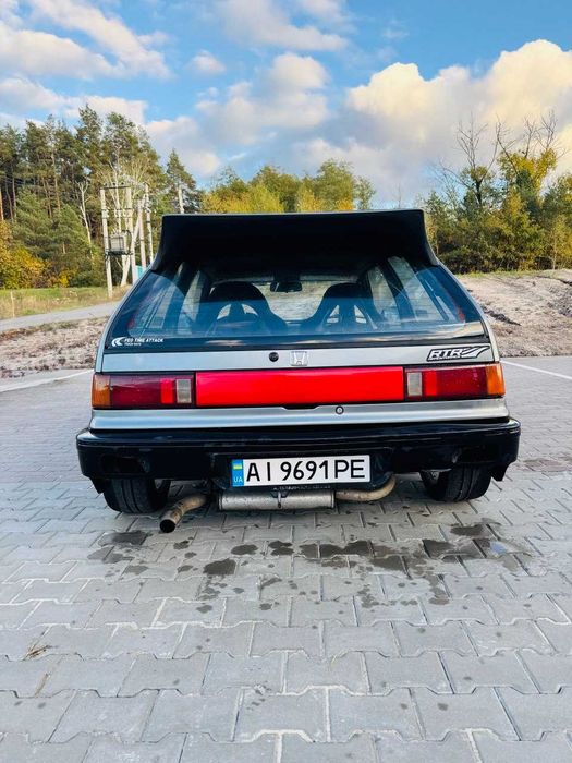 Продам машину підготовлену до змагань та трек днів