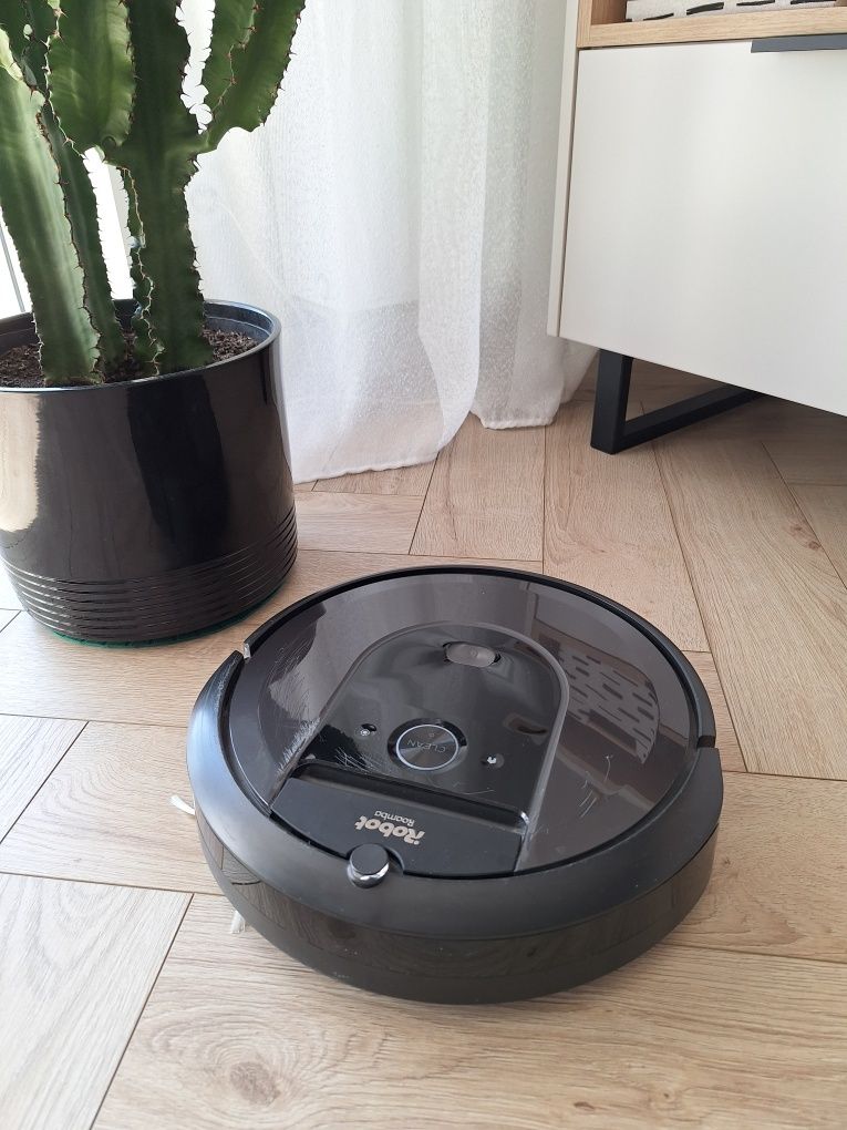 iRobot ROOMBA I7