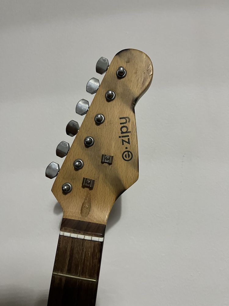 Guitarra E-zipy Relic