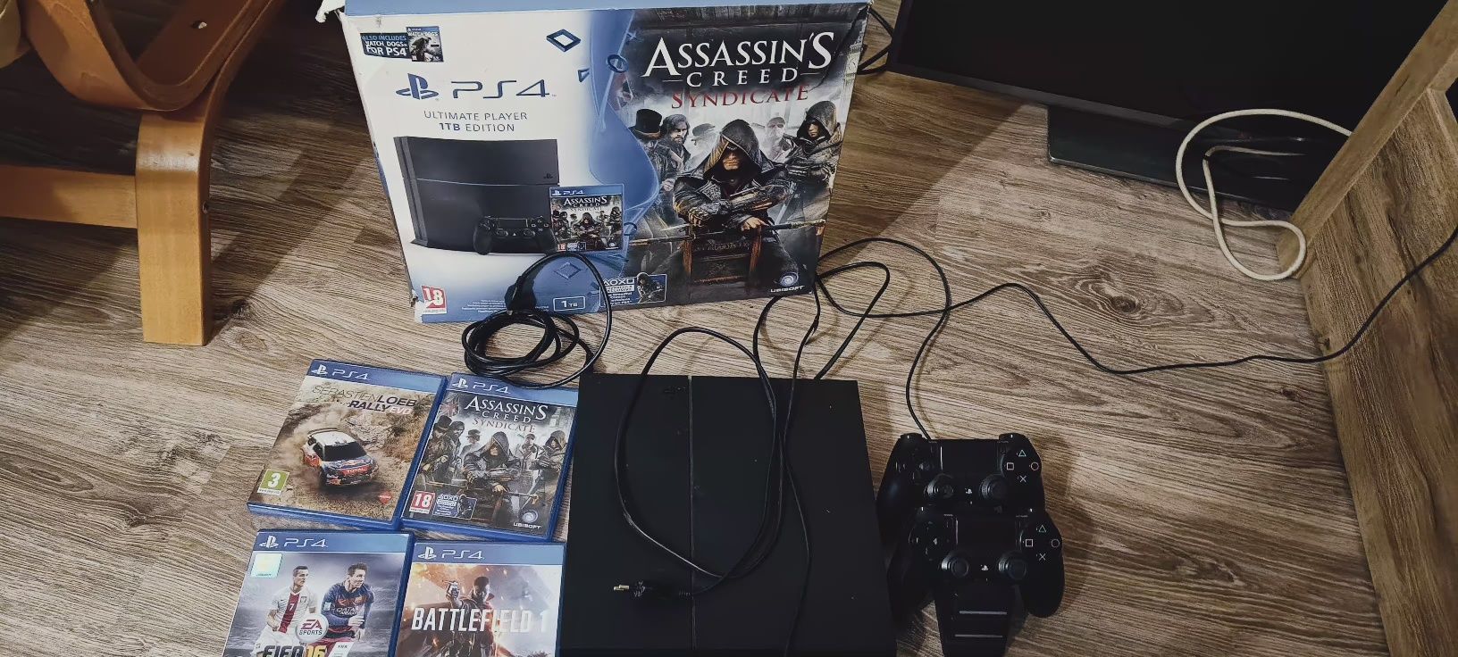 Sprzedam PS 4 1 T