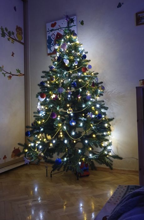 Штучна ялинка лита, як жива, преміум якість.