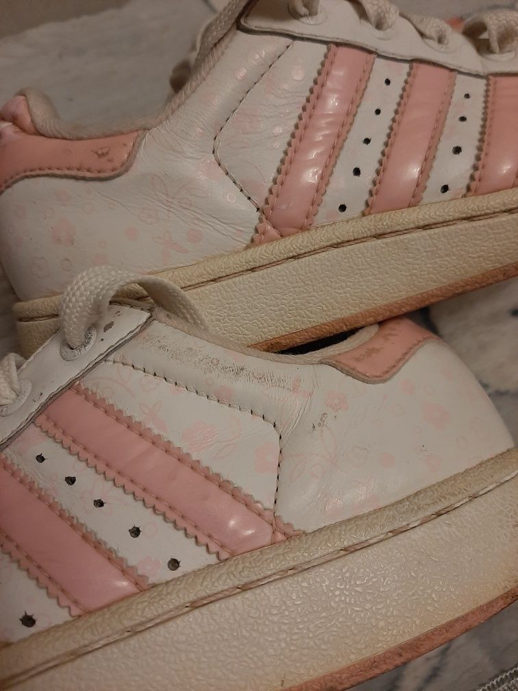 Białe buty dziewczęce Adidas Superstar różowe 33 adidasy sportowe buty