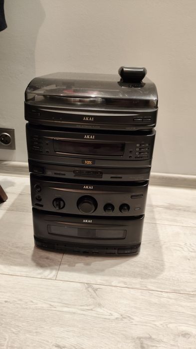 Wieża Akai AX-590 pilot i gramofon