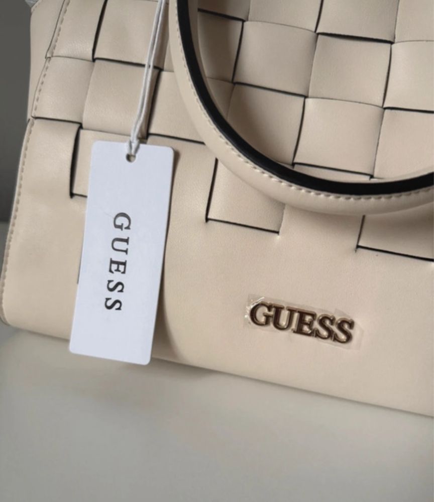 Nowa beżowa torebka guess kuferek bezowa shopper torba