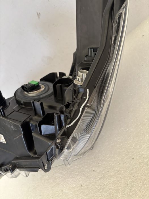 Toyota Hilux VIII 8 lift 20- lampa prawy przód prawa przednia EU