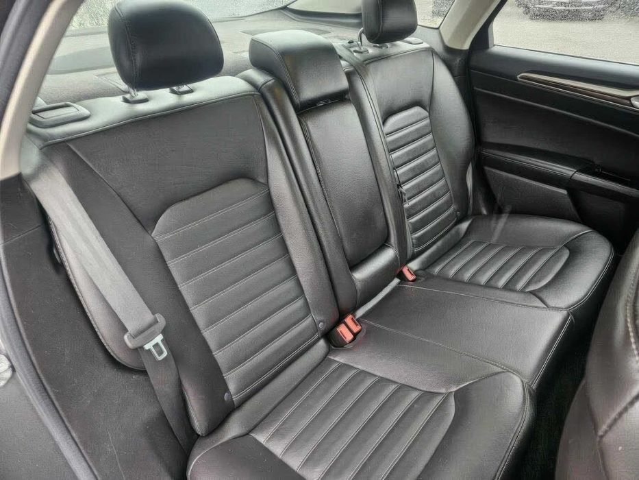 Ford Fusion SE      2016