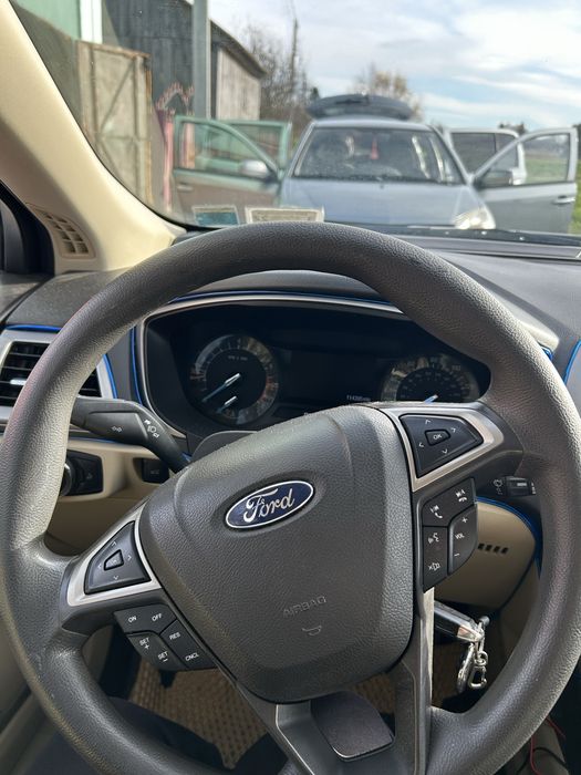 Продається авто Ford Fusion 2015 року