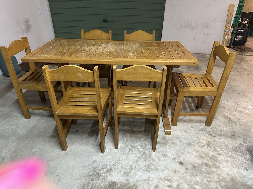 Mesa rustica com 6 cadeiras