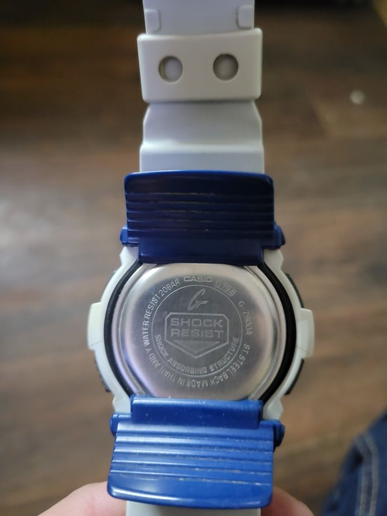 Продам летние спортивные часы Casio