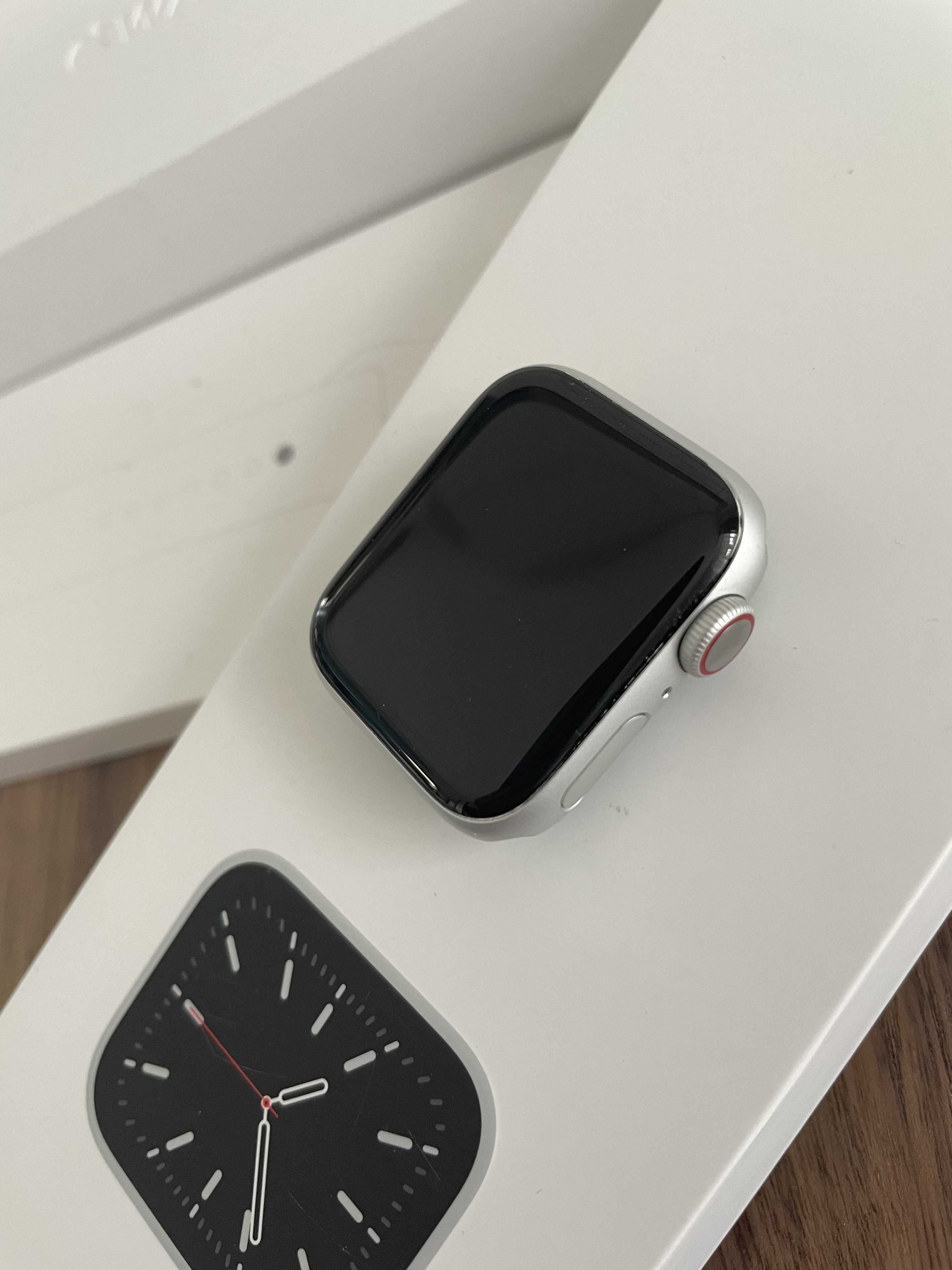 Używany 2 tyg Apple Watch 6 40mm LTE silver