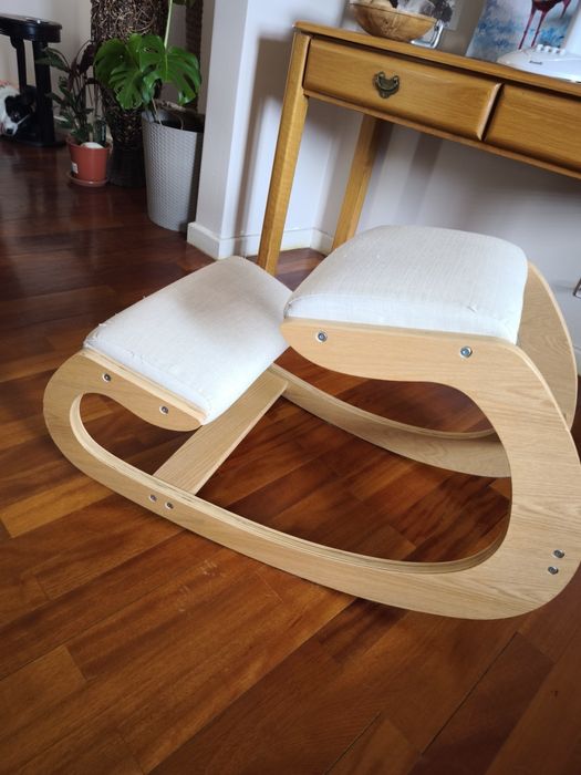 Cadeira ergonómica de joelho